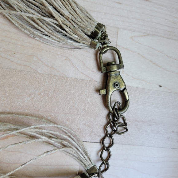 Felt Flower Necklace - Picture 3 of 5